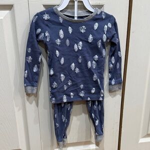 Burt’s Bee’s Leaf Print Kids Pajama Set in Blue